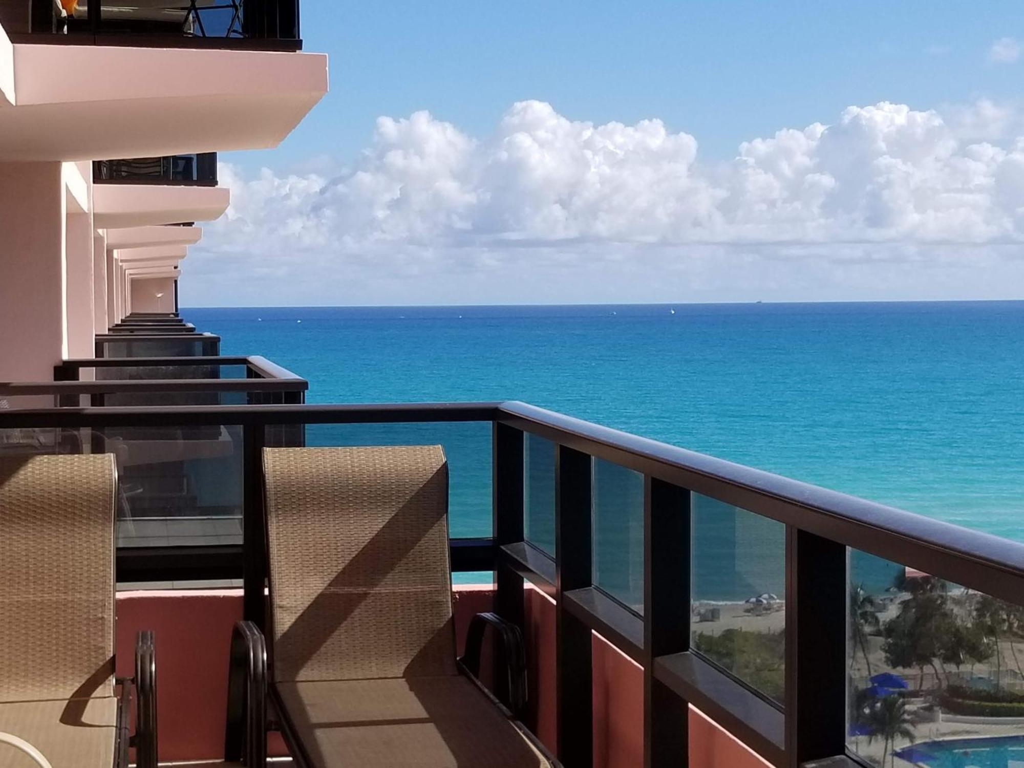 Deluxe Beach Resort - Hora Rentals 마이애미 비치 외부 사진