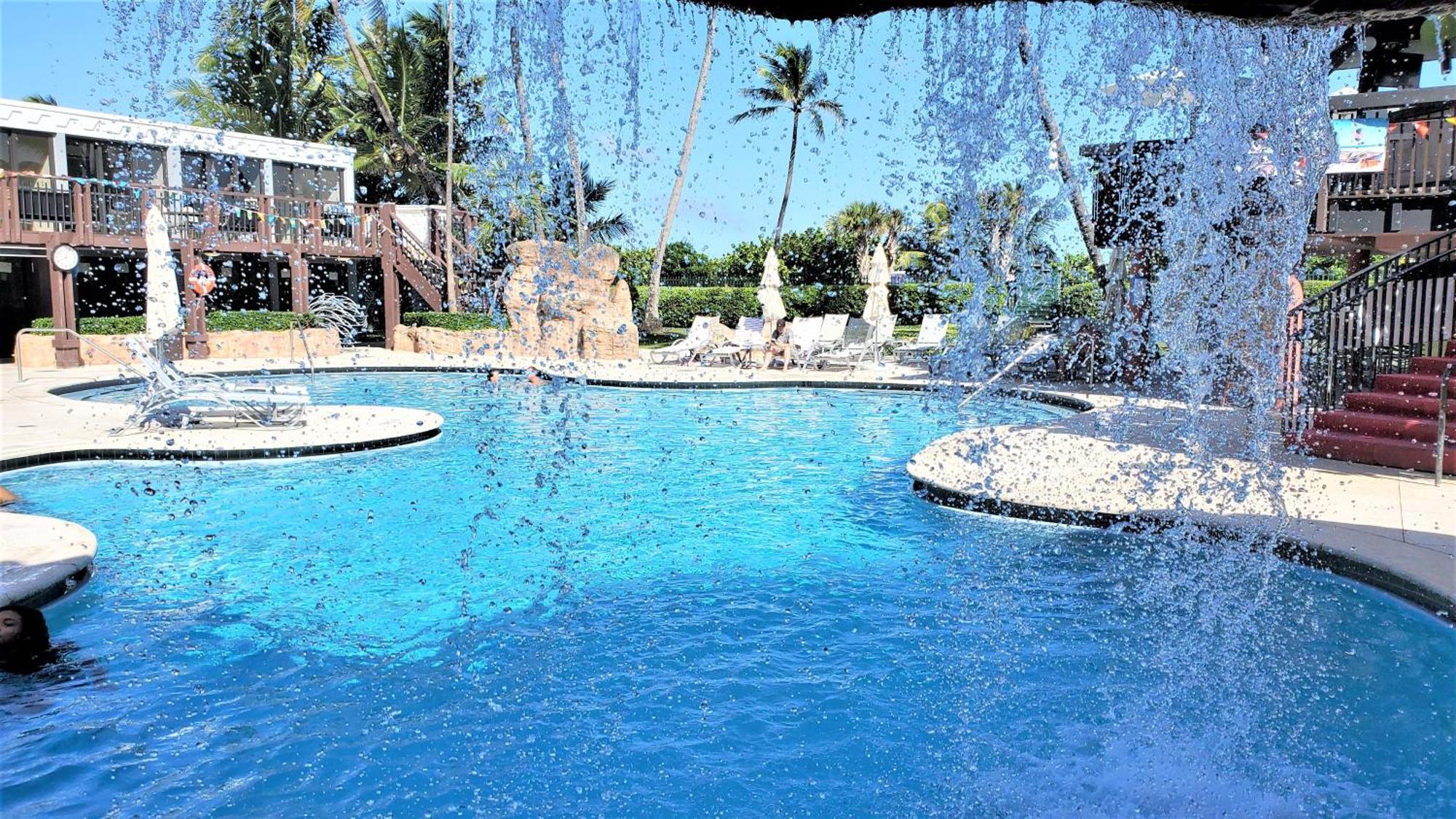 Deluxe Beach Resort - Hora Rentals 마이애미 비치 외부 사진