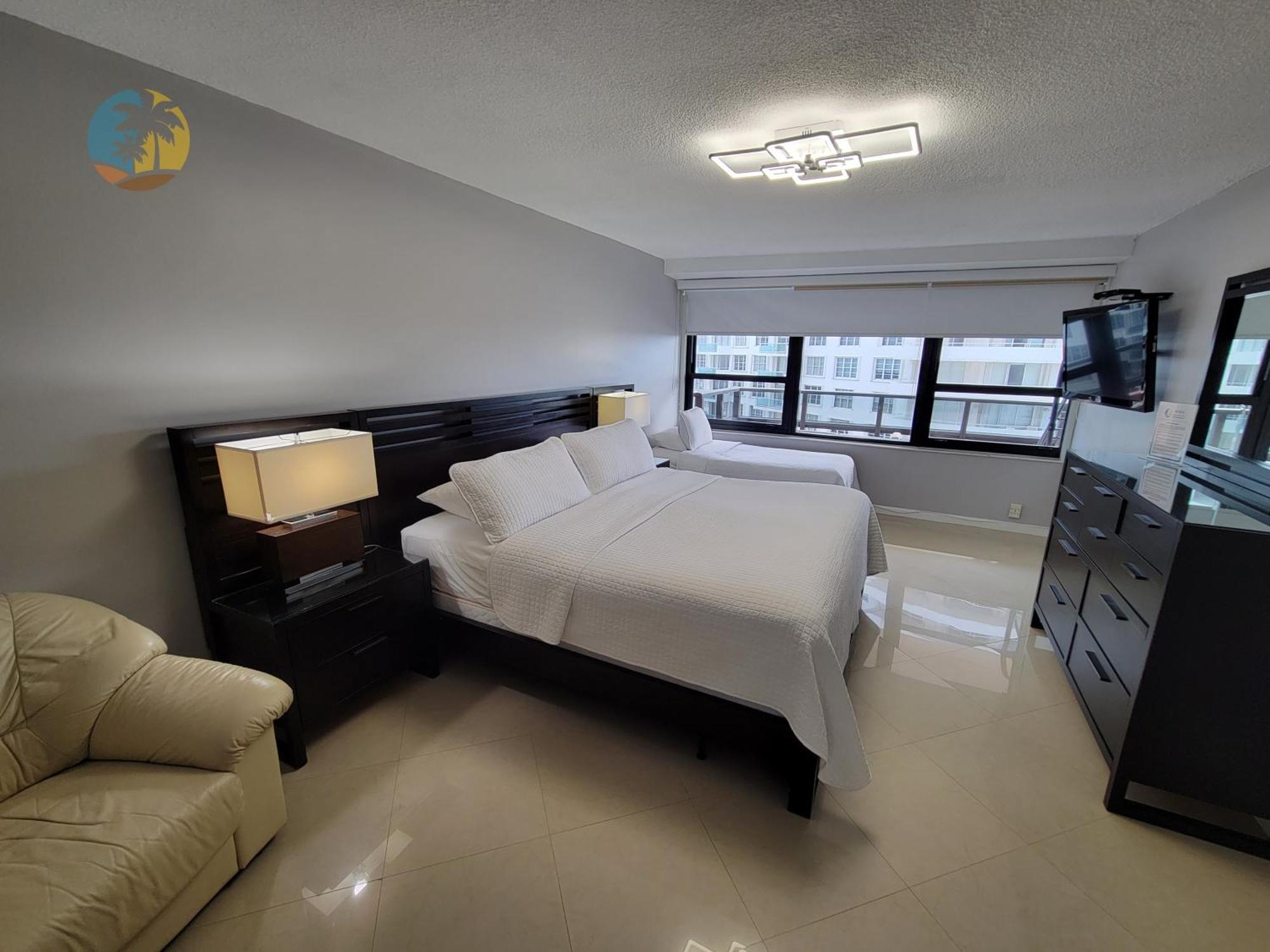 Deluxe Beach Resort - Hora Rentals 마이애미 비치 외부 사진